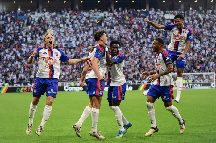 Plus de solutions et donc plus de variété dans le jeu pour l’OL ?
