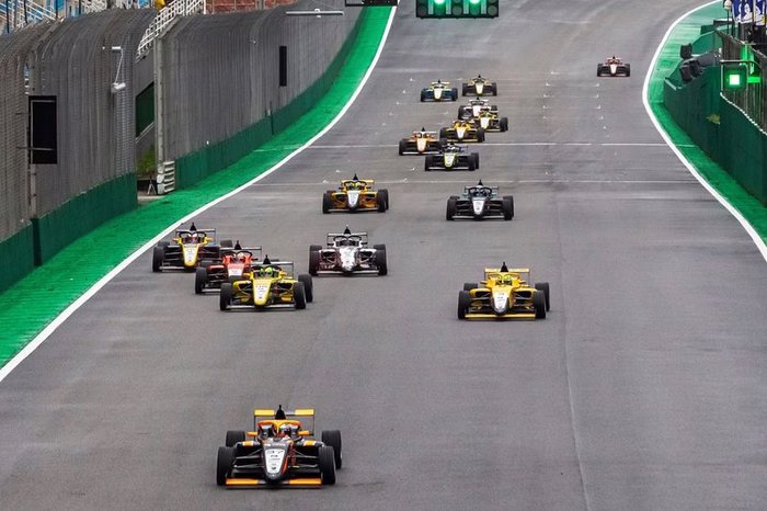 F4 Brasil: Fausto Arnaudo fecha etapa de Interlagos com vitória