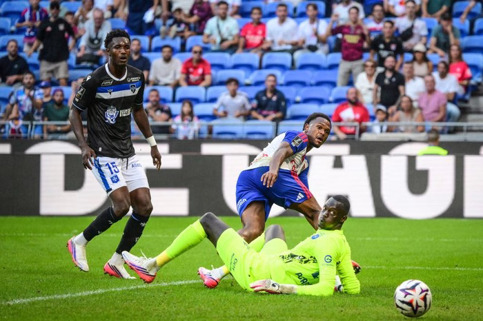 OL : Openda trop pressé mais très indispensable déjà