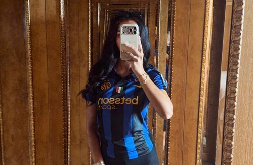 La compagna di Curtis Jones lo celebra sui social: nel video momento speciale con Chivu