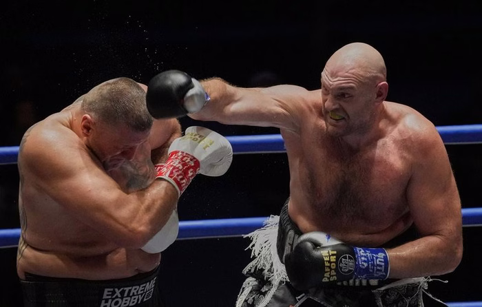 Boxe : Fury reproche à Joshua de s’être « encore chié dessus »… Combat contre Usyk faute de « Bataille d’Angleterre » ?