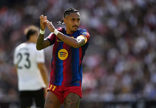 Raphinha lidera artilharia do Espanhol e persegue recorde no Barça