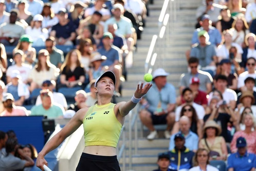 Rybakina elimina Osaka no US Open e está a uma vitória de liderar o ranking WTA