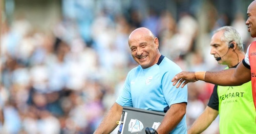 Laurent Travers fait le tour des dossiers chauds à l'Aviron Bayonnais : blessure de Coly, Pau, ambitions en Top 14, etc.