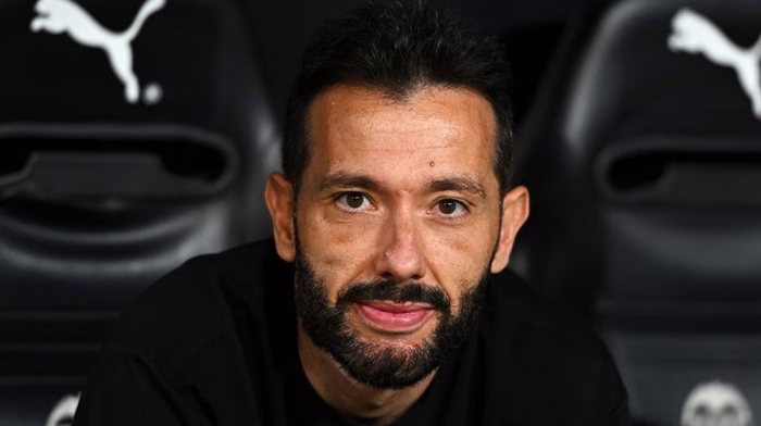 Nach Barca-Klatsche: Für Valencia-Coach Corberán wird es eng