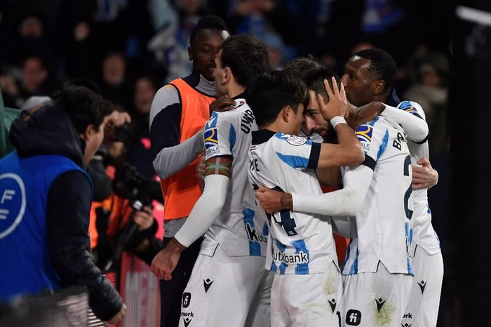 Real Sociedad vence Elche em jogo de cinco gols pelo Campeonato Espanhol