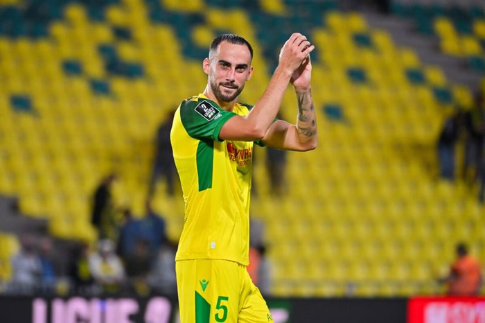 "Il faut se remettre au travail et ne pas s'enflammer", prévient Lucas Perrin après la victoire du FC Nantes contre Nancy