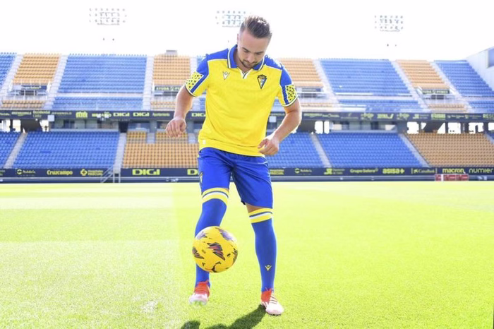 De estar fuera a ser capitán: el giro radical de Ontiveros en el Cádiz