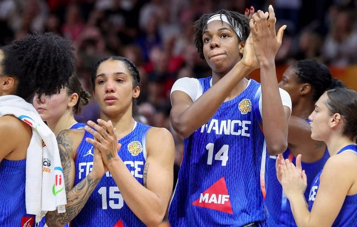 France - Etats-Unis : « On les a laissées faire »… Comment les Bleues ont-elles pu imploser en finale, de +14 à -18 ?