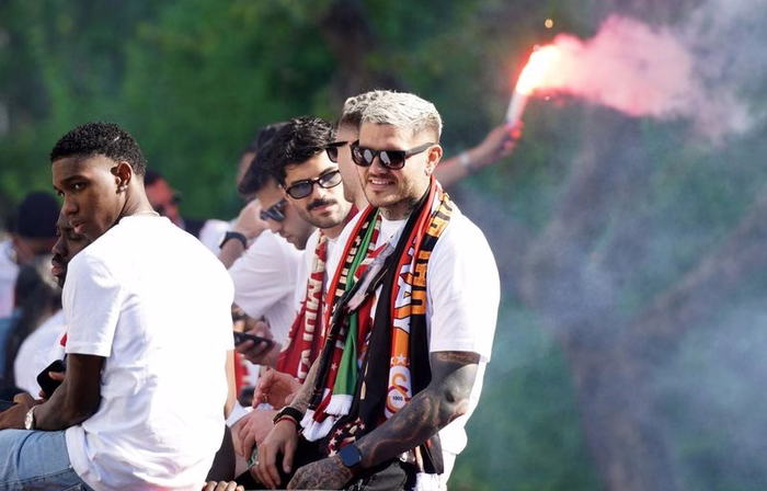 Argentine : « Arrêtez de mentir aux gens, mettez-vous au boulot »… Mauro Icardi en guerre contre le ministère des Transports