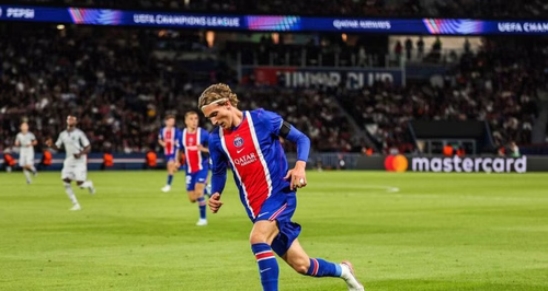 « Si je marque contre la France, ça pourrait m’aider à décrocher une place de titulaire » : Mika Godts (Belgique) souhaite faire passer un message au PSG contre les Bleus