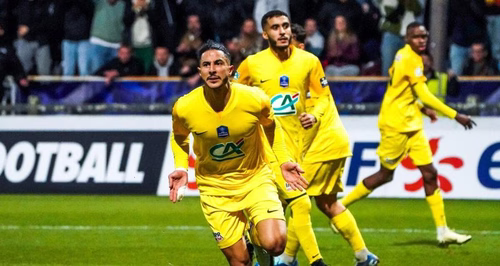 National 1 : pour Octobre Rose, Saint-Priest annonce de belles initiatives avec un maillot dédicacé par Rayan Cherki