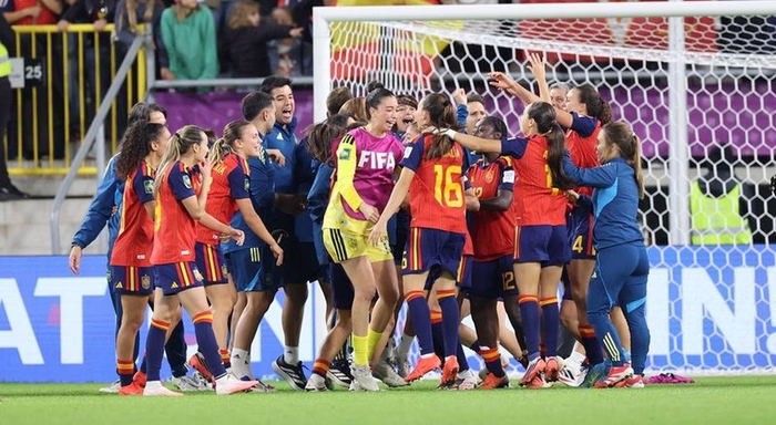 Espanha conquista mundial feminino de sub-20 de futebol nos penáltis