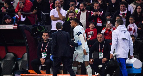 Équipe de France : blessé en Turquie après son but, Mbappé évite le pire