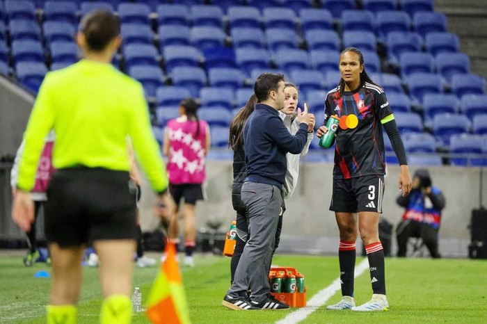 Giraldez (OL Lyonnes) : "Quand tu ne peux pas gagner..."