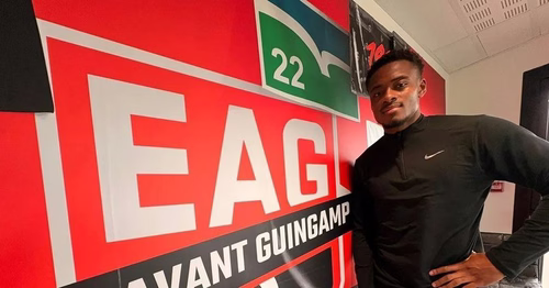 Ancien joueur du Mans FC puis livreur de pizza, Brandon Bokangu se fait une place à l'En Avant Guingamp