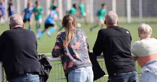 "On le fait pour les gosses" : en Corse, le football amateur à l'épreuve du prix de l'essence