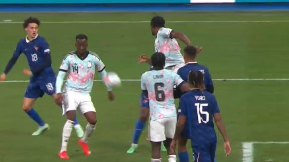France-Belgique: un penalty oublié pour les Bleus? Grosse situation litigieuse dans la surface belge