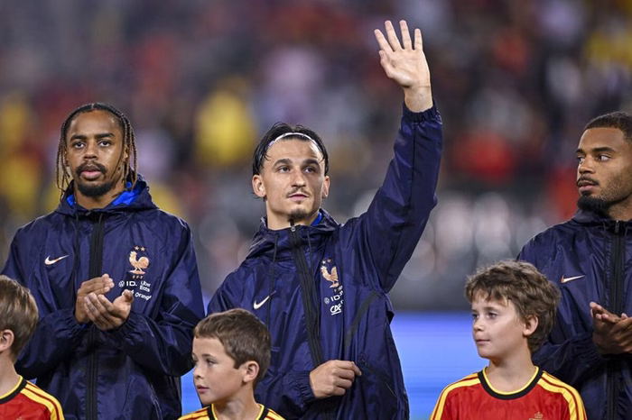 Ligue des nations : première sélection pour Restes et Yoro, nouvelle chance pour Lepaul… le onze de départ de l’équipe de France face à la Belgique
