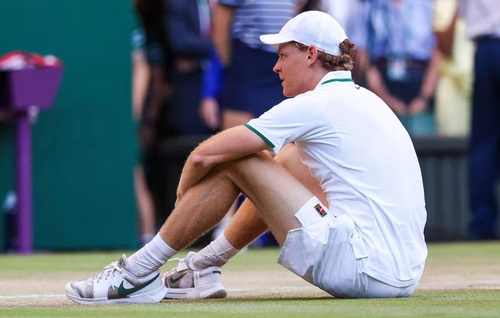 ATP : Fin de saison pour Jannik Sinner, toujours blessé au genou, ça sent les Masters pour Arthur Fils