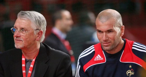 "Il est beau !" : les touchantes retrouvailles entre Zinédine Zidane et Aimé Jacquet après France-Belgique