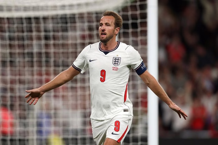 Jude Bellingham hails Harry Kane as ‘best England player to have worn the shirt’