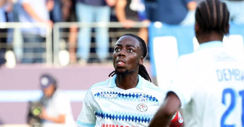 Ligue 1 Vers un forfait de Doukouré, Oso aux soins : les derniers échos du Racing Club de Strasbourg avant le déplacement à Nice
