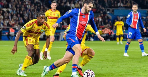 "Va doucement s'il te plaît" : le coach du Mans FC demande à Vitinha, joueur du PSG, de ralentir son jeu