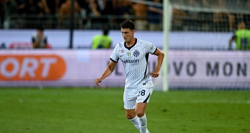 "Cela passera par mes performances en club" : Benjamin Pavard n’a pas renoncé aux Bleus