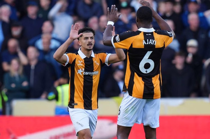 Hull maintain unbeaten home record with entertaining draw against Everton