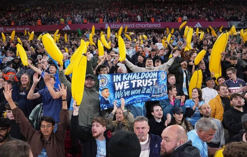 Liverpool - Manchester City : D’où vient cet étrange délire de bananes gonflables pour les supporteurs mancuniens ?