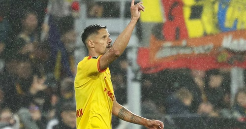 1), symbole des choix forts du nouveau coach lensois, Yannick Cahuzac
