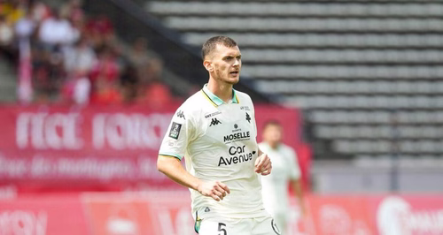 "On a tous été nuls" : Jean Ruiz tire la sonnette d'alarme après la défaite de Metz à Dijon