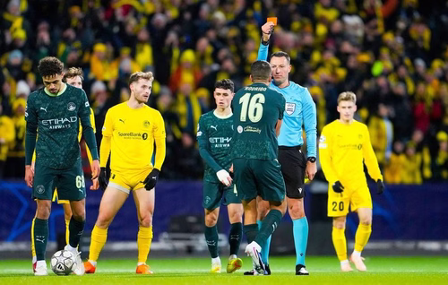 Manchester City - PSG : Qui est Sven Jablonski, l’arbitre de la 2e journée de la Ligue des Champions ?