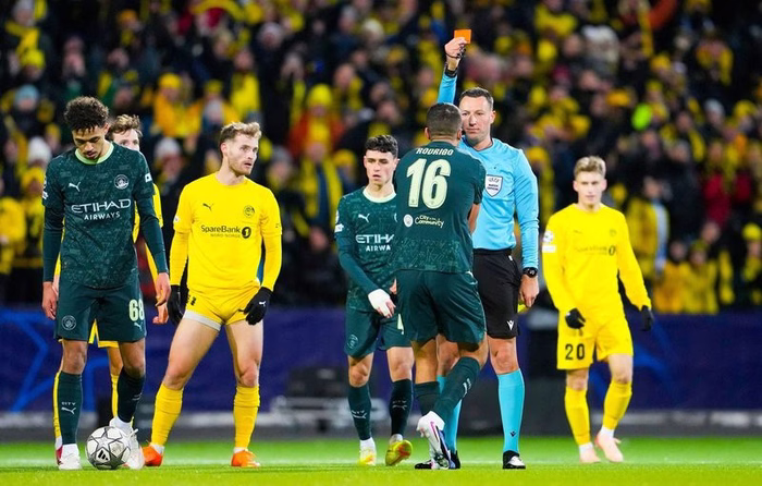 Manchester City - PSG : Qui est Sven Jablonski, l’arbitre de la 2e journée de la Ligue des Champions ?