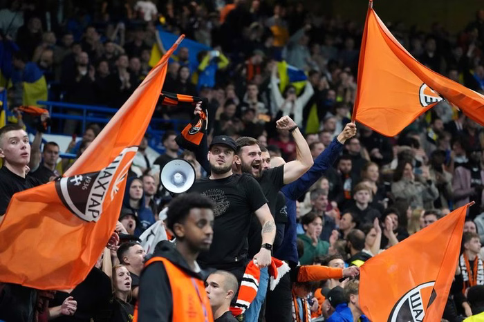 I spent the night with Shakhtar fans in London – here’s why it was the ultimate feel-good experience
