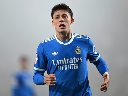Real Madrid star agrees new contract which shuts down Man City and Arsenal transfer interest