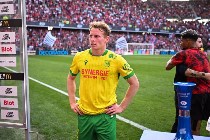 Ex-FC Nantes. Nicolas Cozza vit des débuts compliqués à Lausanne aux côtés de Florent Mollet