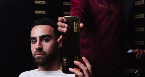 Un supporter du FC Versailles bientôt couvert d'or grâce à la Coupe de France ?