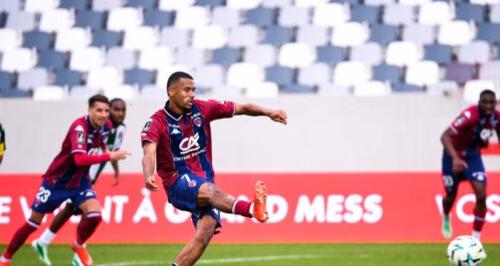 Ligue 2 : la frappe sublime de Florian Bianchini (Clermont) à Laval