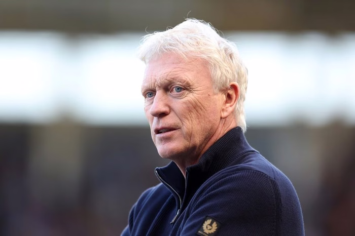 David Moyes provides Everton contract update after club put up for sale