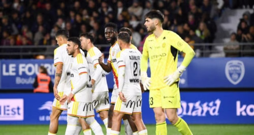 Le RC Lens poursuit sa remontée, Lille évite le pire contre Brest
