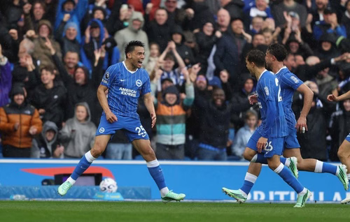 Premier League : Brighton atomise Crystal Palace avec un but de fou inscrit du milieu du terrain par Diego Gomez