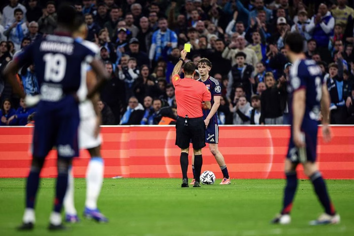 Ligue 1 : PSG - OL arbitré par Jérôme Brisard dimanche