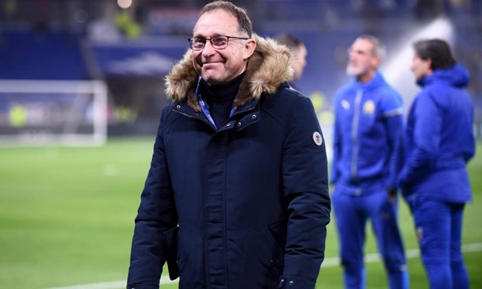 OM : "Une relation avec un président comme Bernard Tapie, c’est quelque chose d’unique", déclare Papin