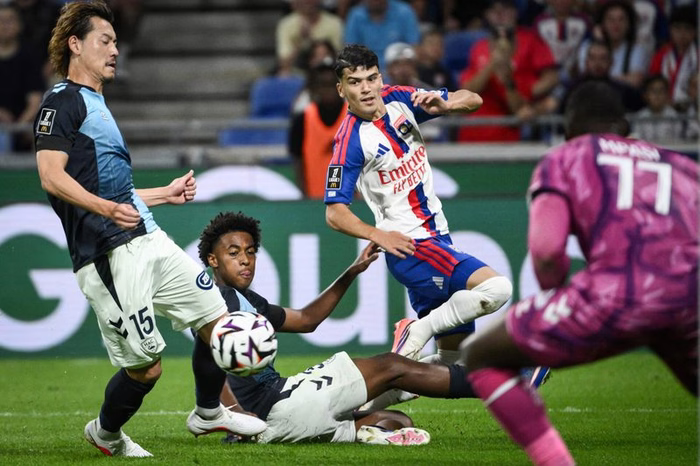 OL : Boudache - Duranville, des ailes brouillonnes mais percutantes