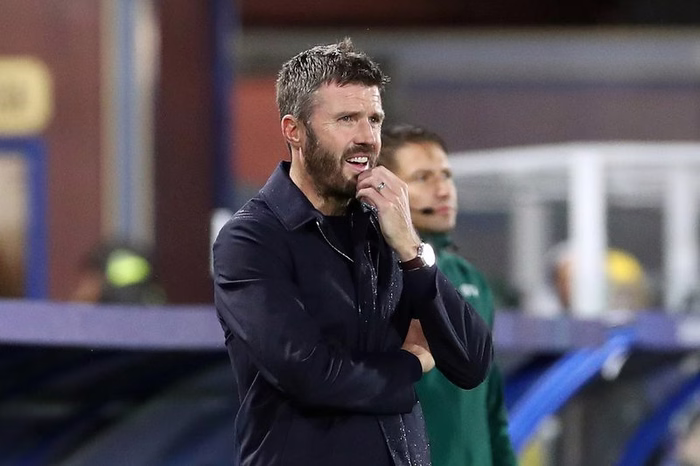 ‘Angry’ Michael Carrick responds to questions on Man Utd future after Como calamity