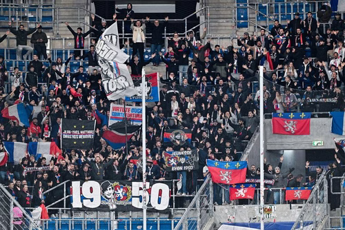 OL : des supporters lyonnais retenus à la frontière