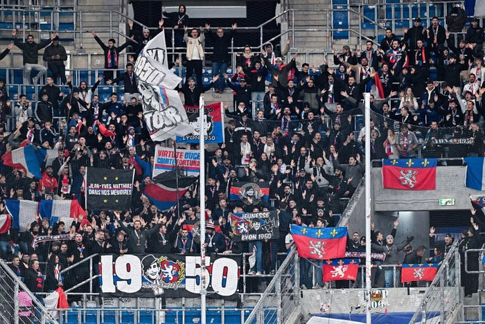 OL : des supporters lyonnais retenus à la frontière