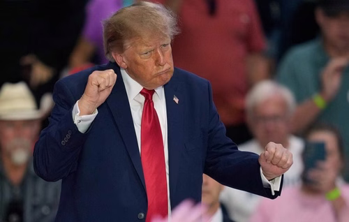 NBA : « Une honte absolue »… Trump s’attaque à LeBron James pour son comportement pendant l’hymne national